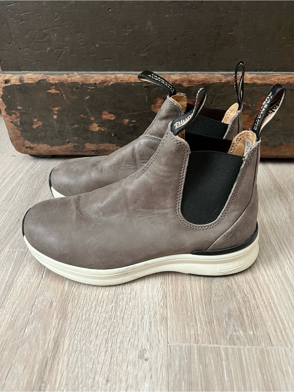 Blundstone 2141 Chelsea Sneaker Boots Nubuck Unisex Dusty Grey Size 3 (W 6/ M 4)